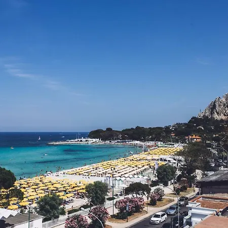 Guest house - By The Sea 4*