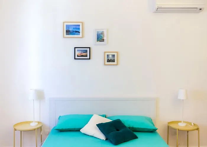 - By The Sea מונדלו