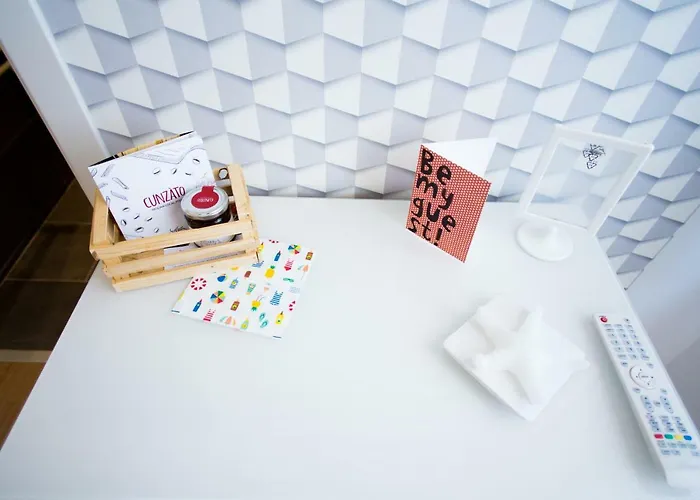 - By The Sea 4* מונדלו