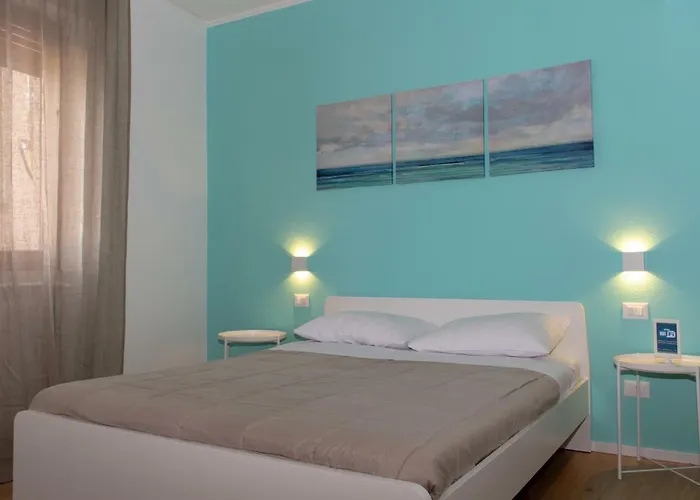 - By The Sea בית הארחה